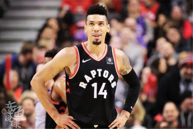 英超最佳阵：萨拉赫领衔，帕尔默&加克波在列