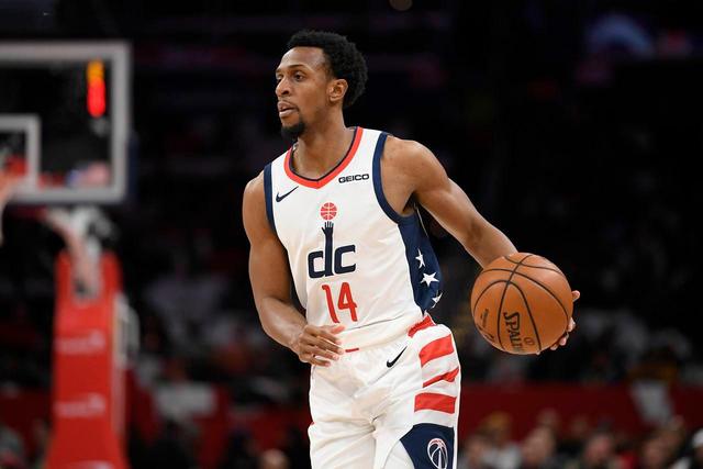 NBA新赛季前瞻：争冠格局混乱 詹杜库难现辉煌